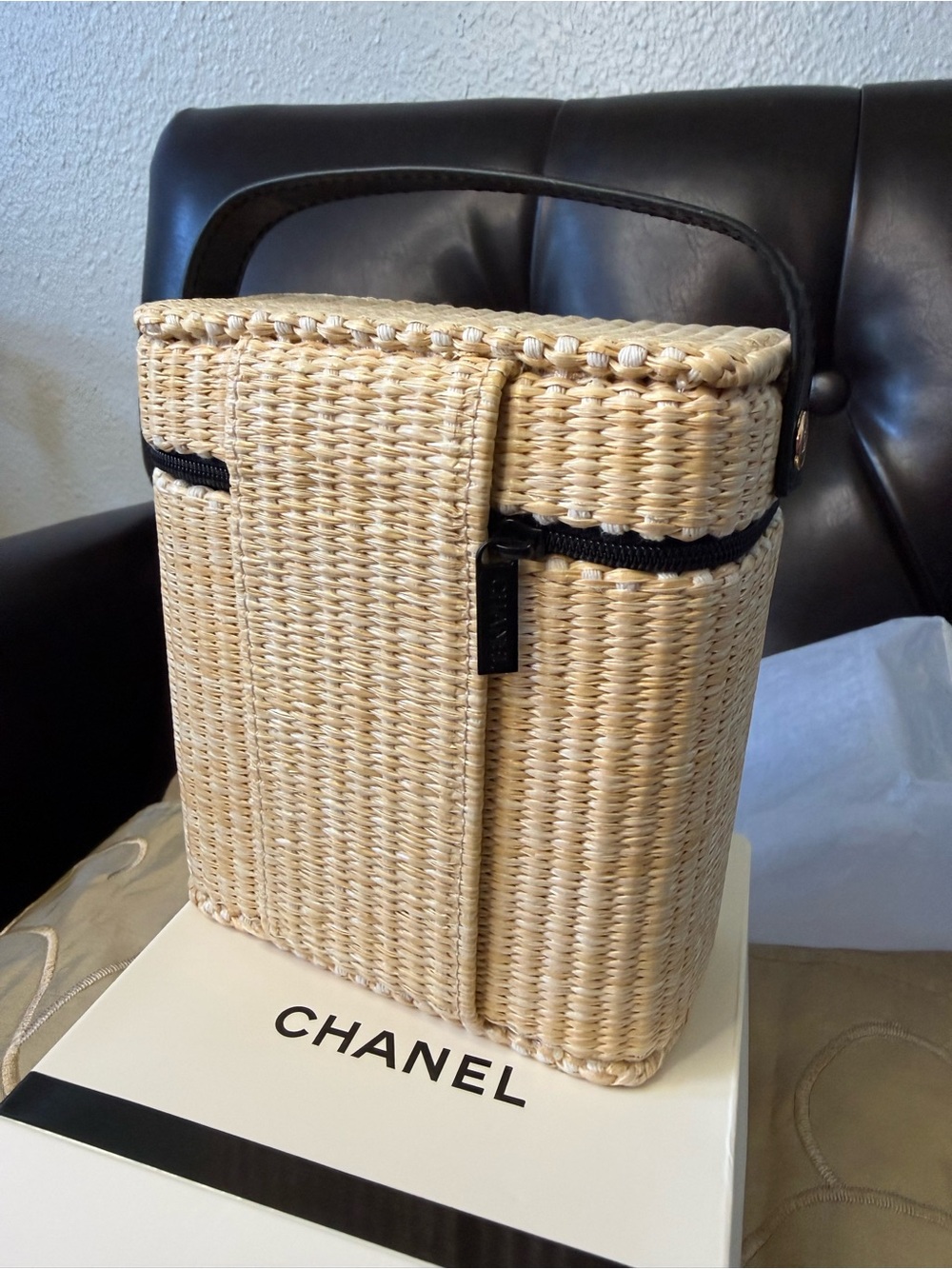 NIB CHANEL BEAUTE 2026 Les Beiges Woven Wicker Mini Vanity/Cosmetic Case - Picture 10 of 14